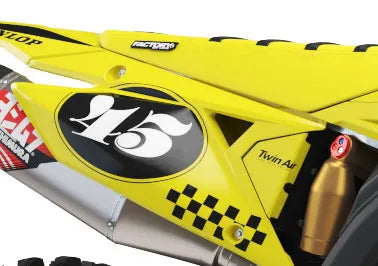 Suzuki Checkers Series Factory Backing Pre-Printed Number Decal Set - choisissez votre nom, # , coloris